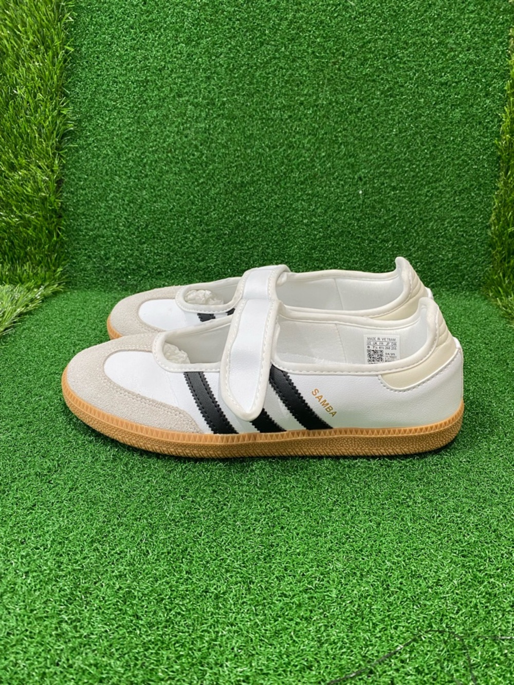 adidas Samba Jane Shoes - White Sz 8 Women’s
(Abr 026) - Picture 9 of 13